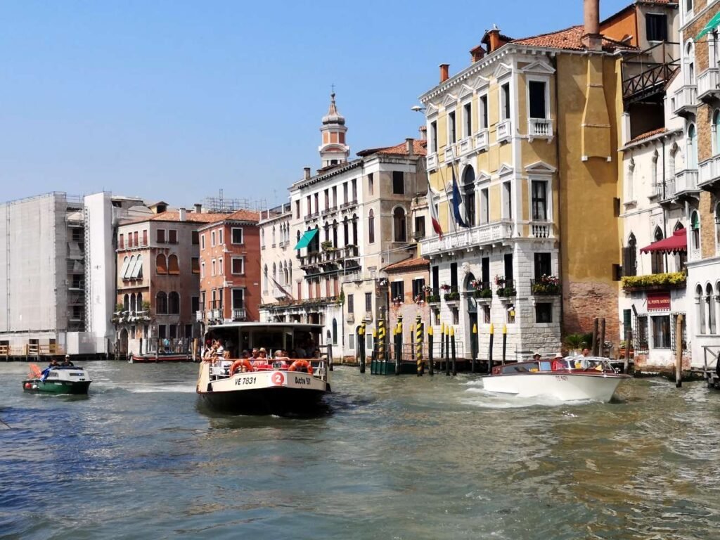 🚤 Guide Logistique : Naviguer à l'Arrêt Salute